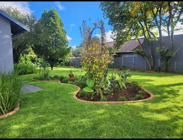 4 BEDROOM HOUSE FOR SALE IN HELIKON PARK
